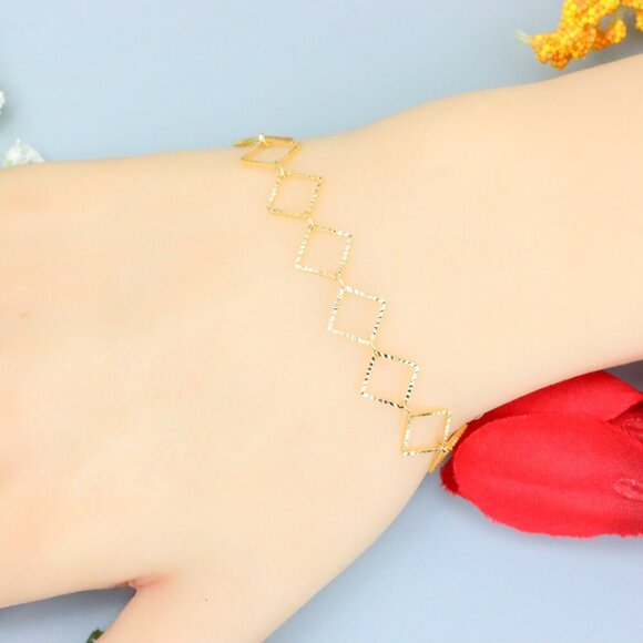 "Elegant & Trendy Bracelet, A Perfect Gift for Women, Thoughtful, EVCH1704 - Picture 7 of 10